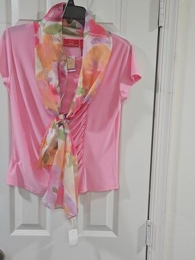 Oscar de la Renta Pink Short-Sleeve Blouse with Multicolor Floral Scarf